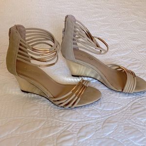 Aldo Nude and Gold Dress Wedge Size 5